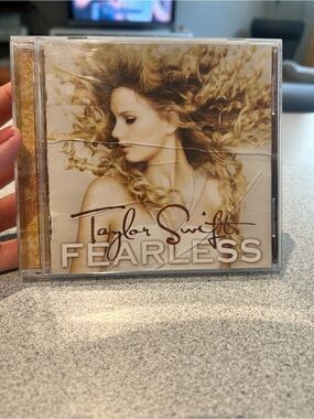 Taylor Swift Gold & Cream 'Fearless' Album Cover